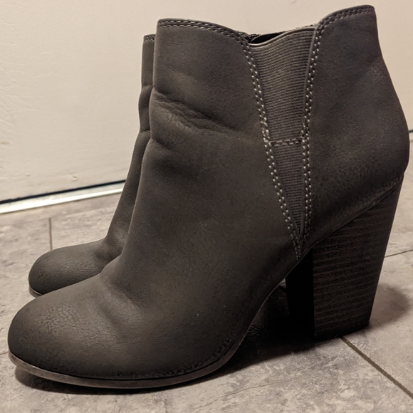 Fergalicious Grey Booties - Picture 6 of 9
